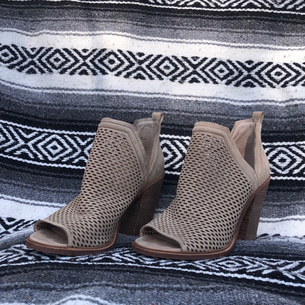 Vince Camuto heels